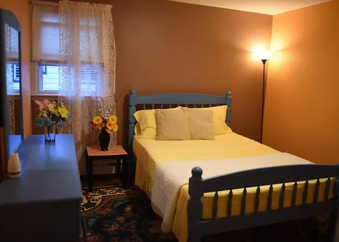 Beautiful Room Near Jfk And Close To Laguardia Airports