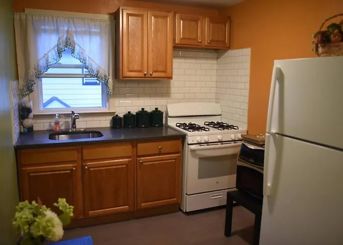 Beautiful Room Near Jfk And Close To Laguardia Airports